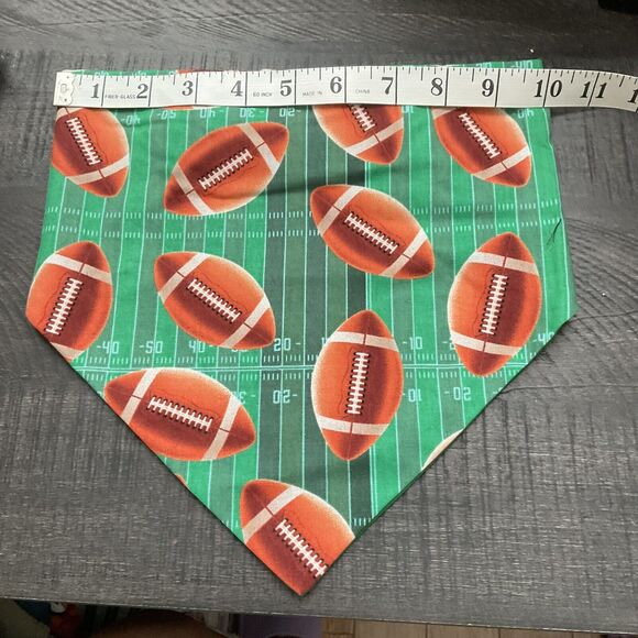 Dog Scarf Slide On Collar Elastic Band Football Field Green Brown Large New - Picture 3 of 3